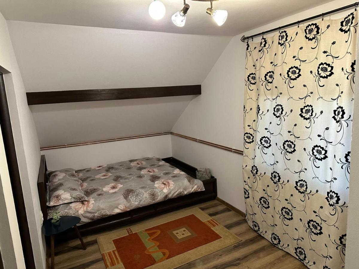 Casa De Vacanta Mirela Новач-Стрэйни Экстерьер фото